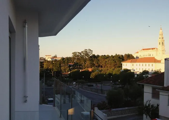 Nossa Senhora De Lurdes 2* فاطمة